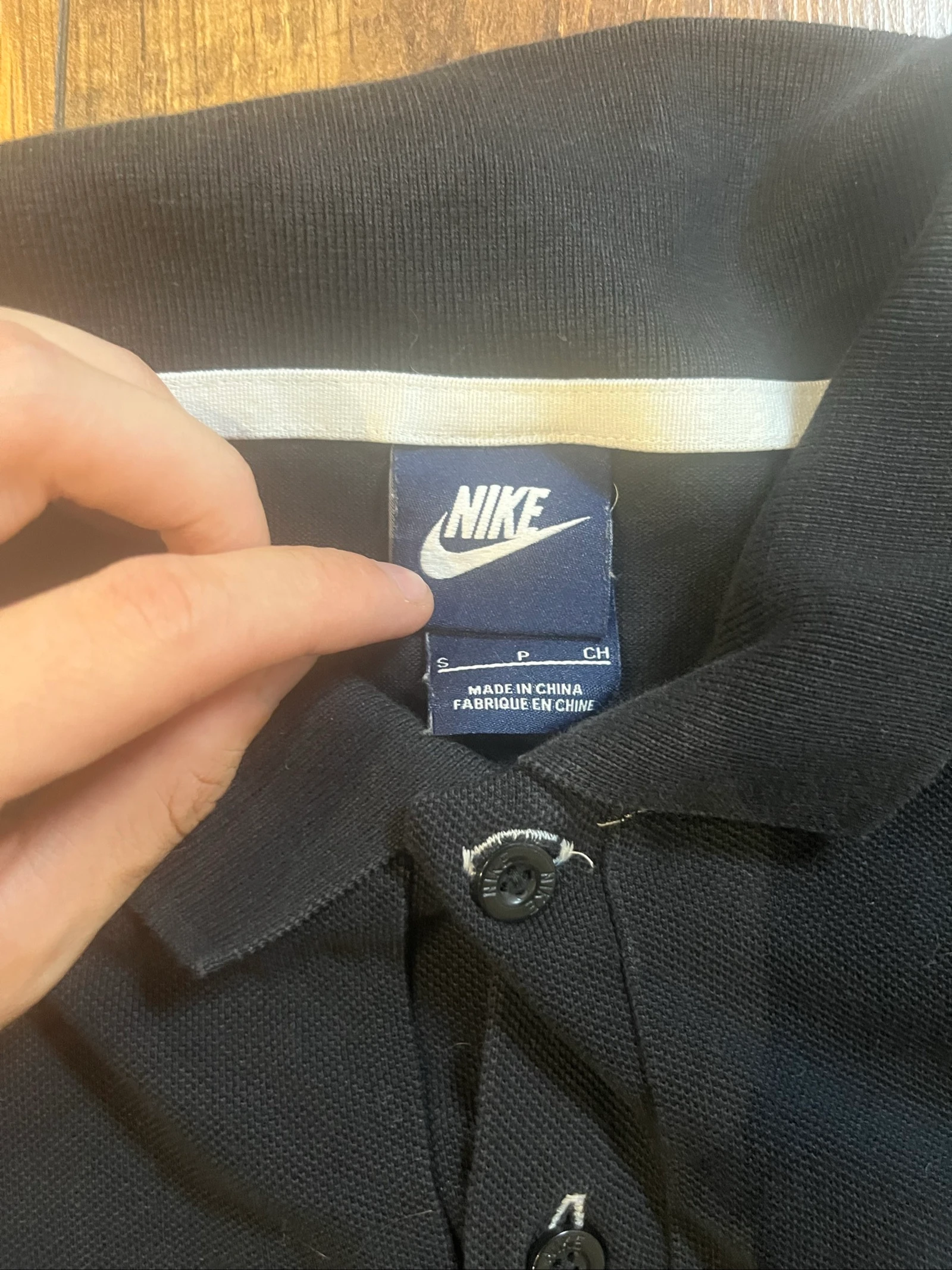 Polo preto com logotipo bordado - Nike - tamanho S - ótimo estado – photo 2
